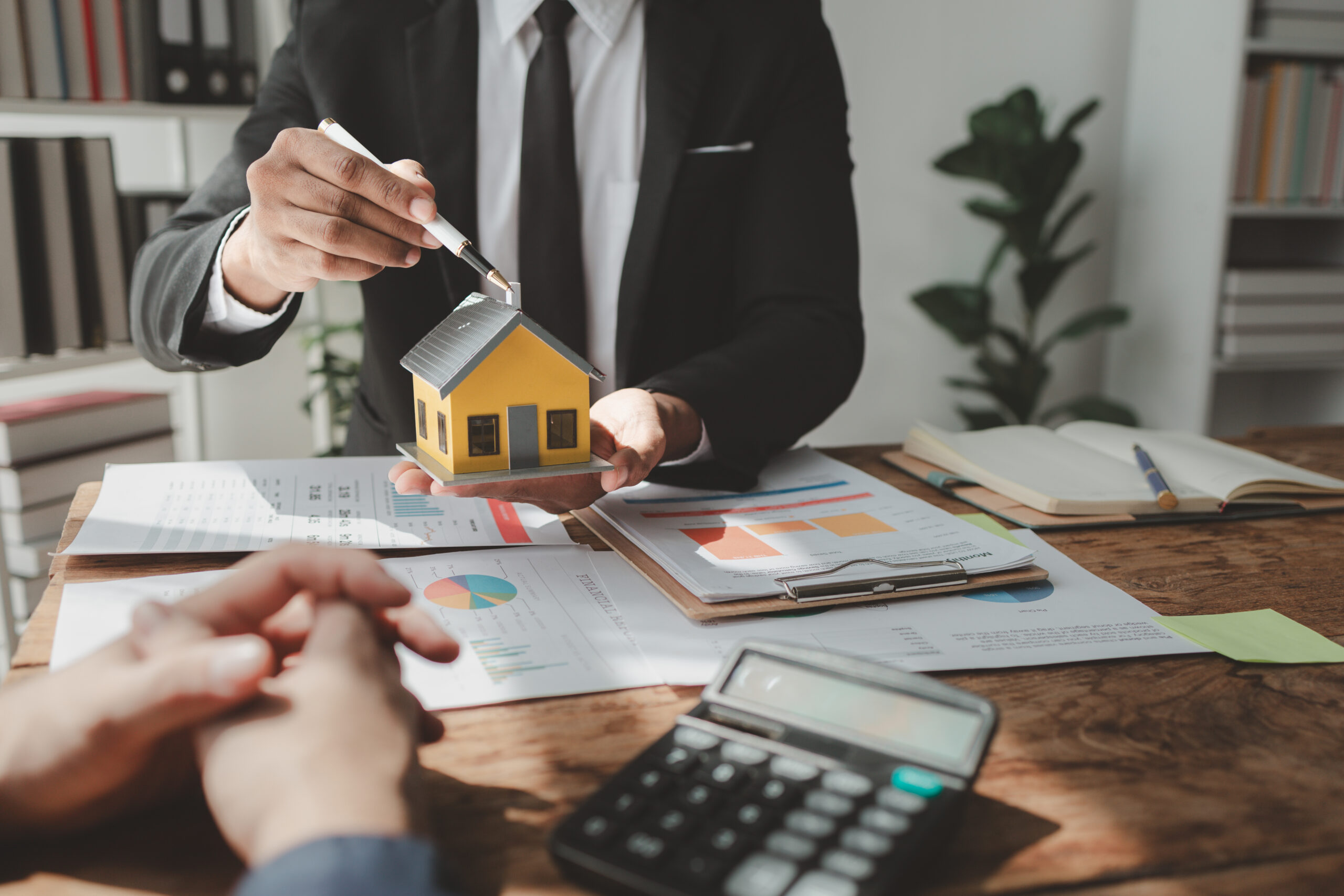 Why you can bank on a broker